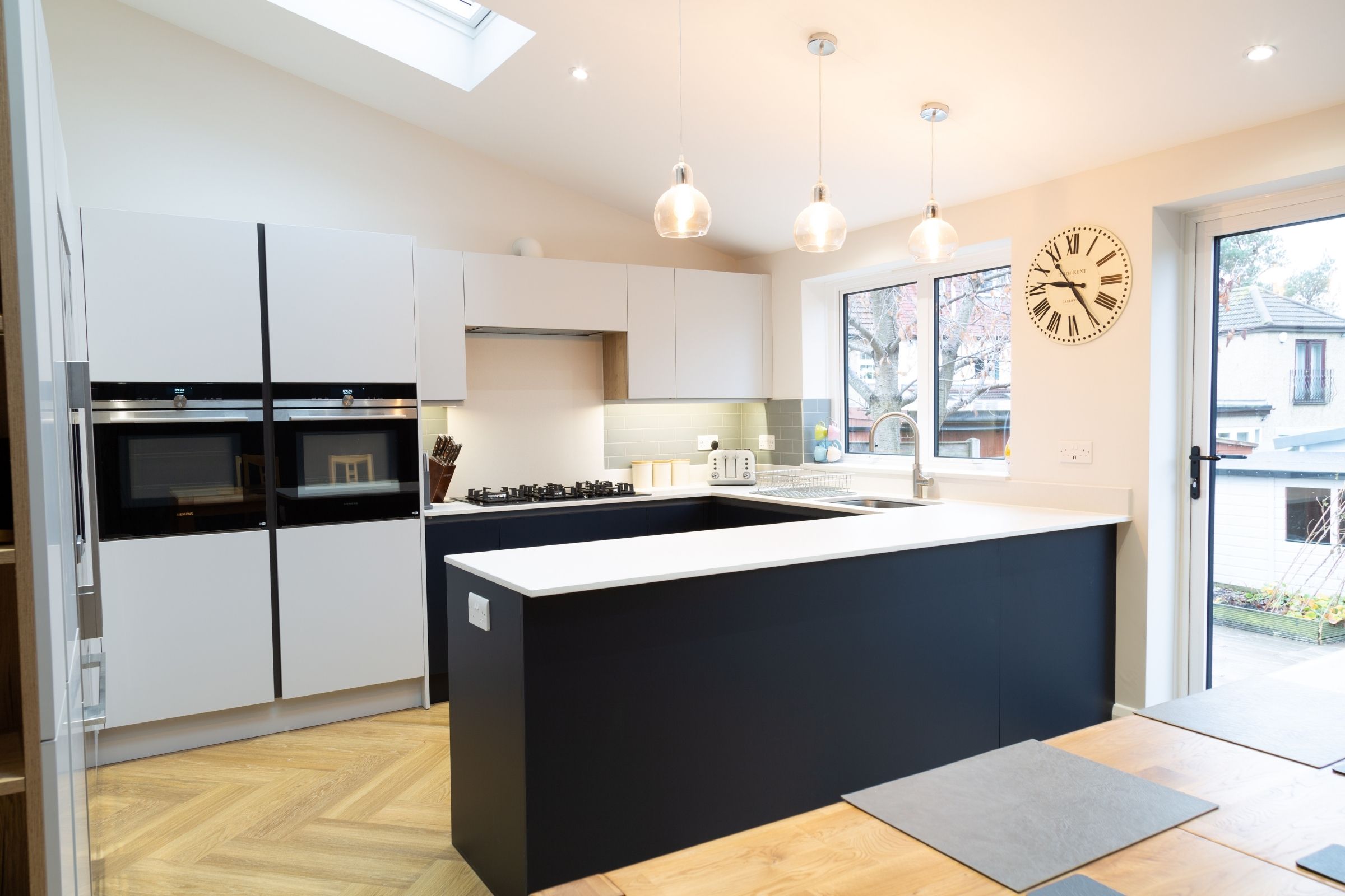 Handleless London Kitchen